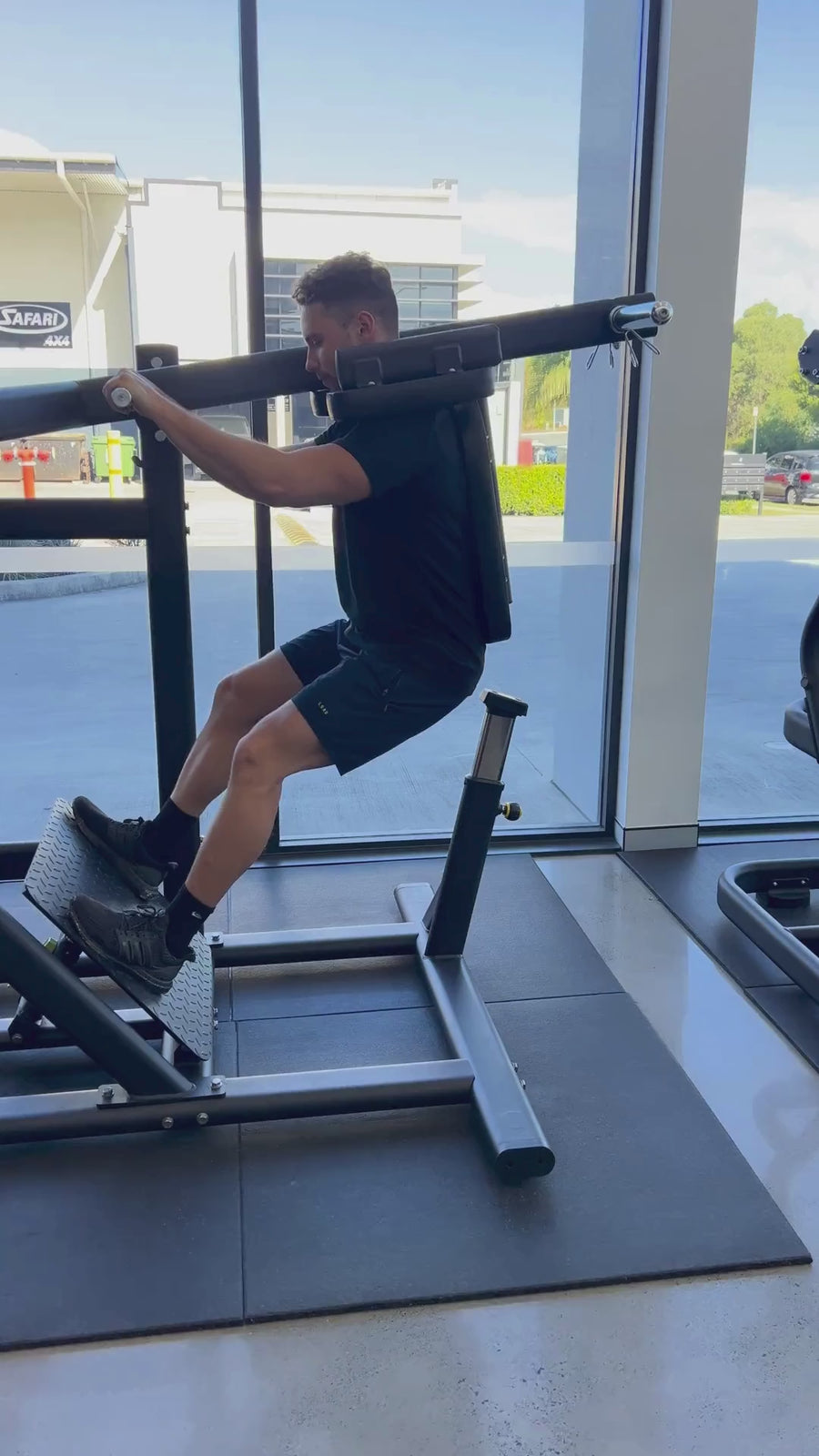 Pendulum Squat
